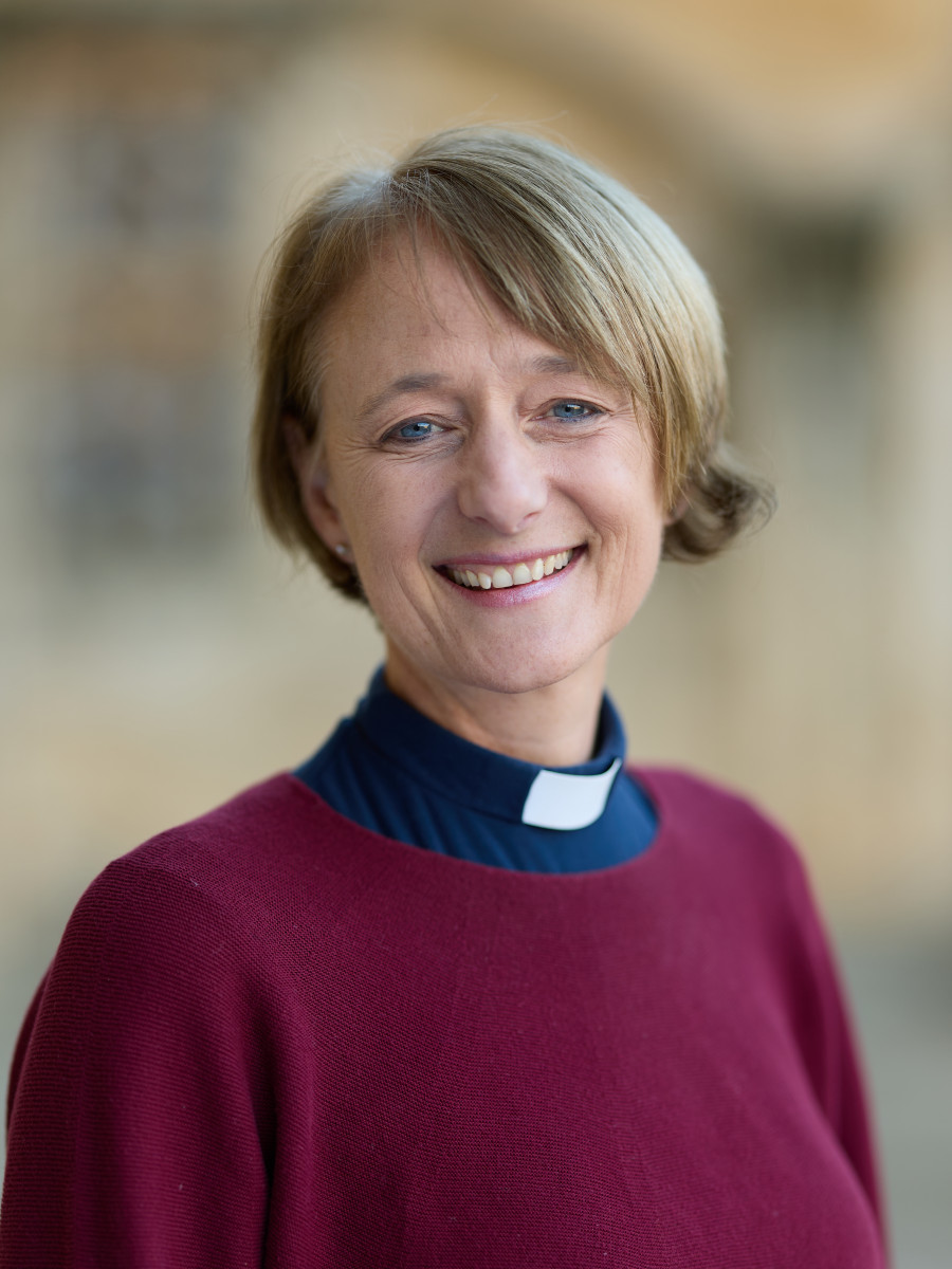 Headshot of the Revd Clare Hayns